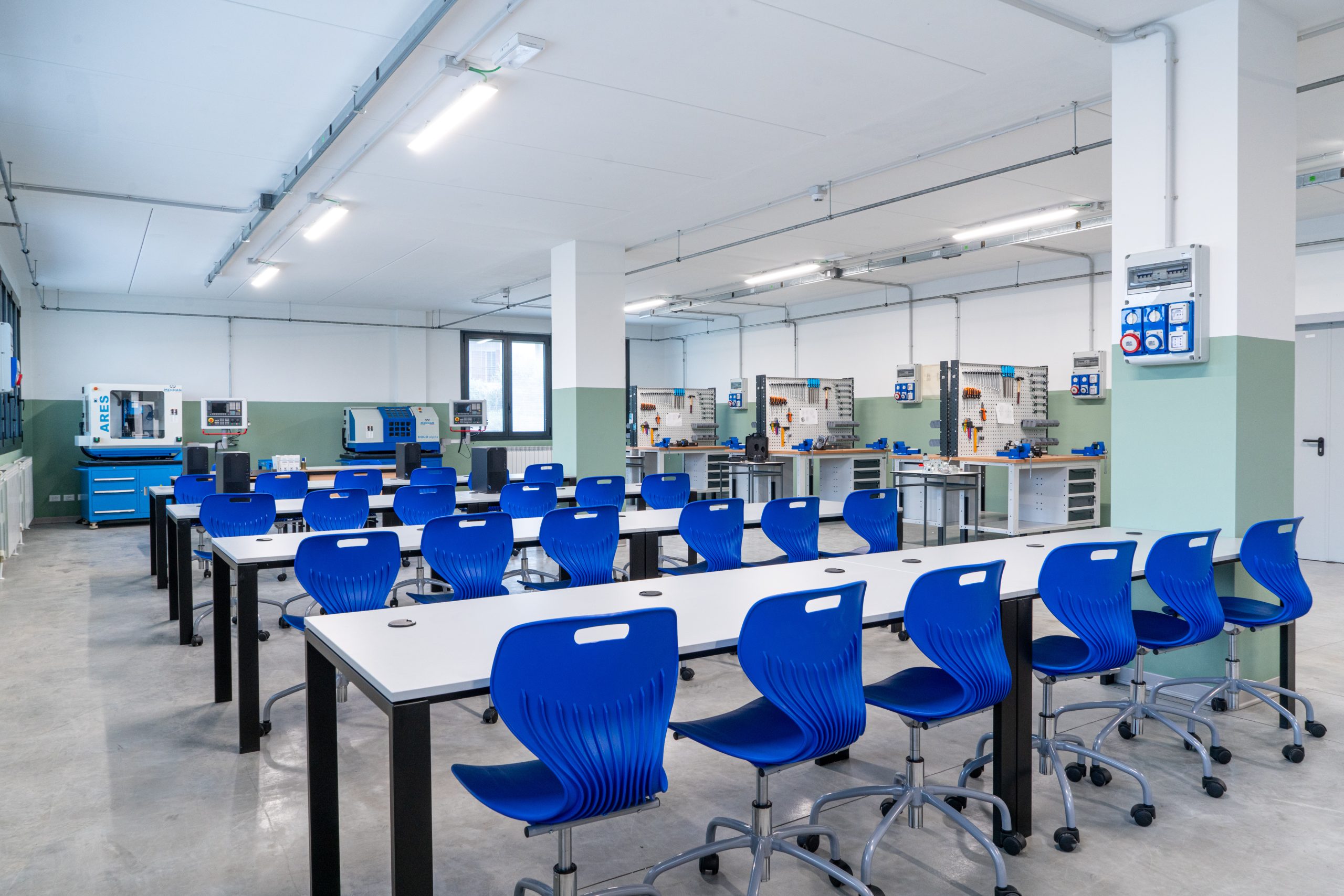OMFB and IIS Antonietti in Iseo inaugurate the new Mechatronics Laboratory